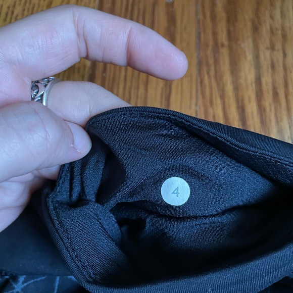 Lululemon Lightning Leggings - Picture 6 of 6